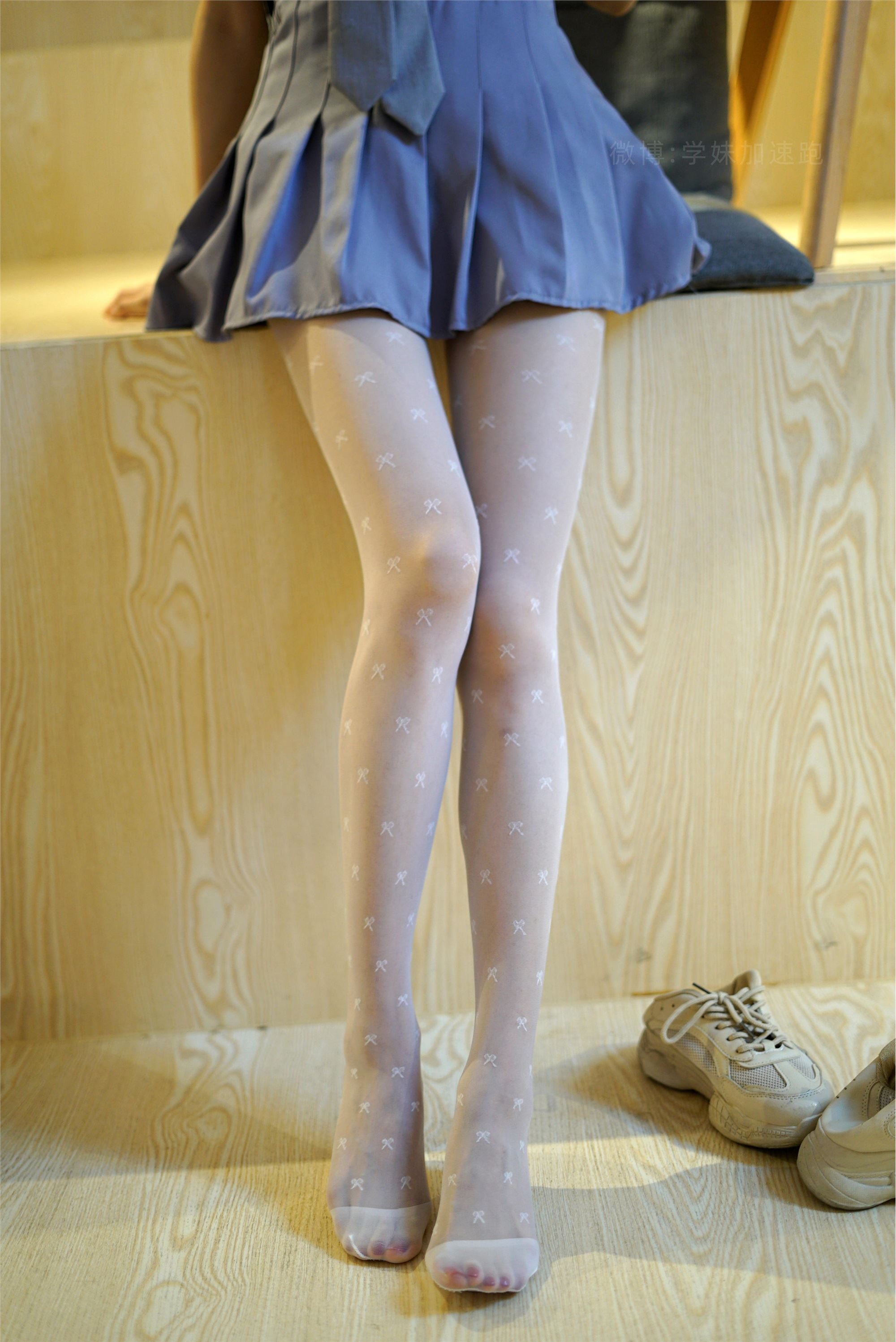 学妹加速跑 XM090《白丝小阿萌-萌萌》